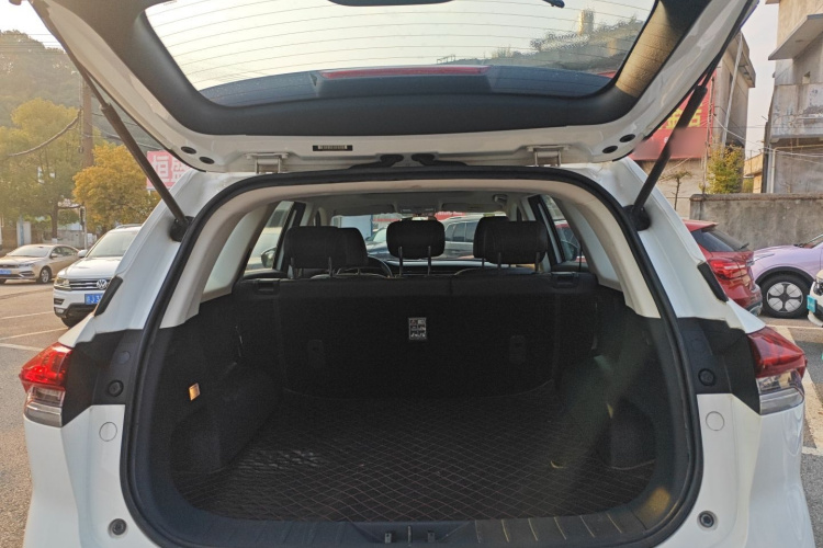 长安欧尚X7 2020款 1.5T 自动尊享型机舱底盘23