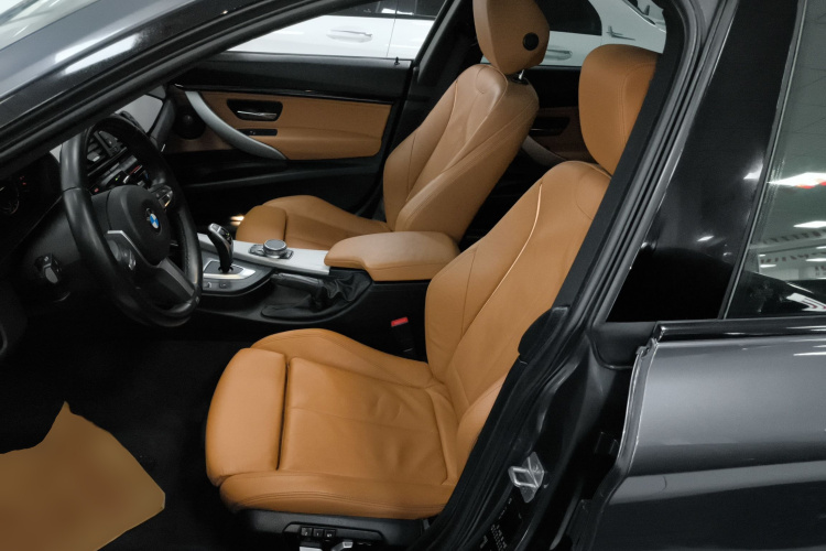 宝马3系GT 2019款 320i M运动型局部细节19