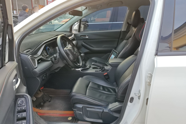 广汽传祺 传祺GS4 2021款 270T 手动舒适版中控内饰19