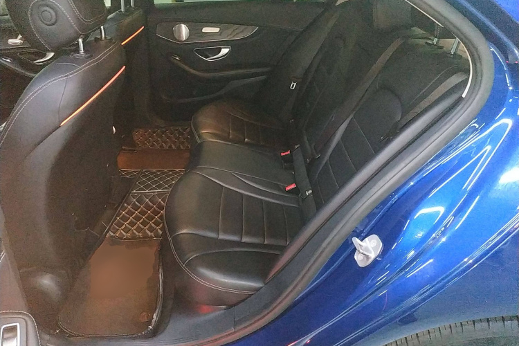 奔驰C级 2018款 C 180 L 时尚型运动版中控内饰7004