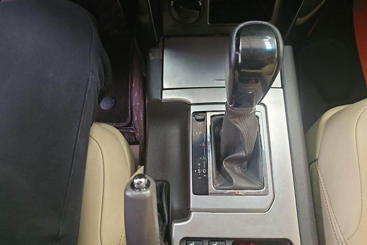 丰田 普拉多 2016款 2.7L 自动豪华版中控内饰7002