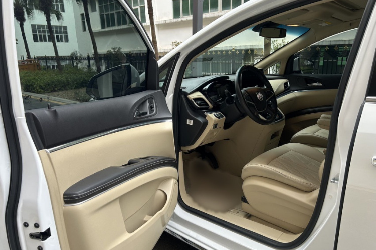 别克GL8 2023款 改款 陆上公务舱 豪华型中控内饰7007