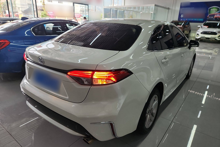 丰田 雷凌 2019款 185T CVT豪华版 国VI车身外观6005