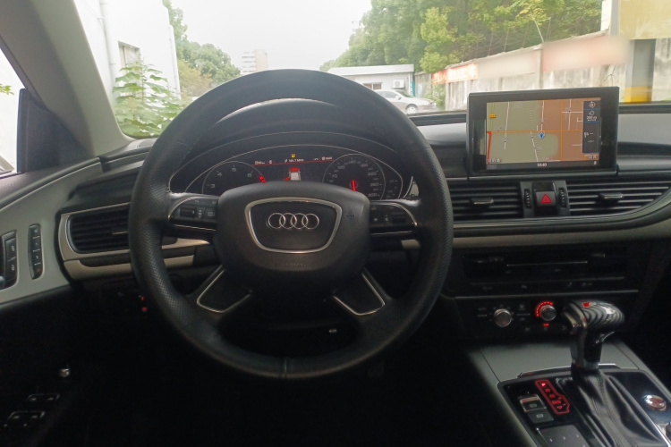 奥迪A7 2013款 35 FSI quattro进取型中控内饰13