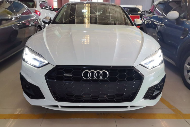 奥迪A5 2024款 Sportback 40 TFSI 时尚动感型车身外观2