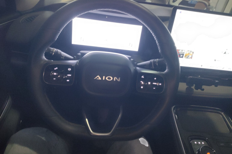 埃安 AION S Plus 2023款 70 智驾版 三元锂局部细节13