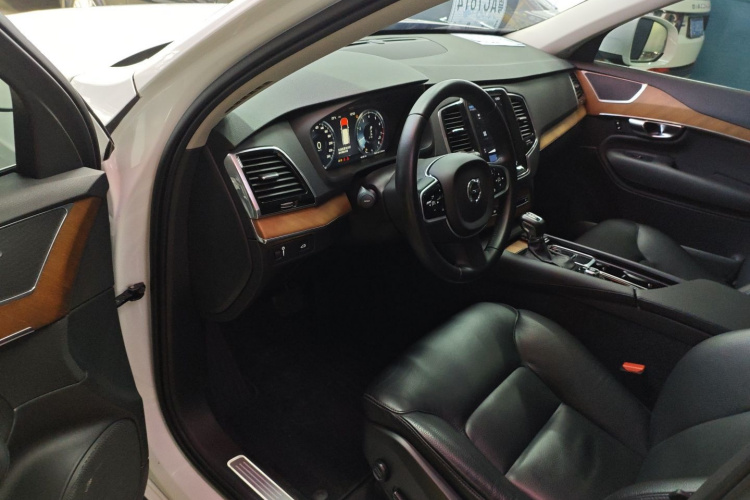 沃尔沃XC90 2019款 T6 智逸版 7座 国VI中控内饰20