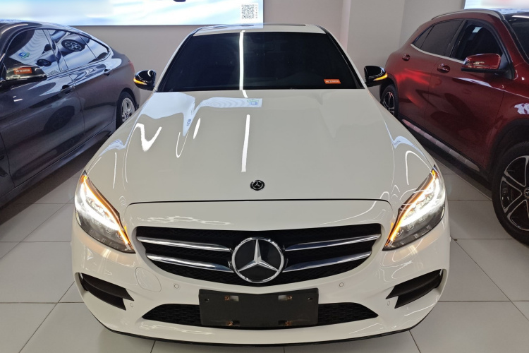 奔驰C级 2020款 改款 C 260 运动版车身外观2