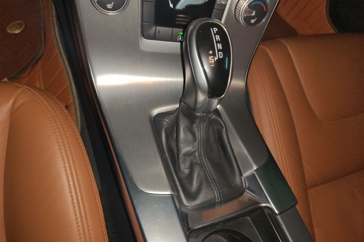 沃尔沃S60 2015款 S60L 2.0T 智远版局部细节18