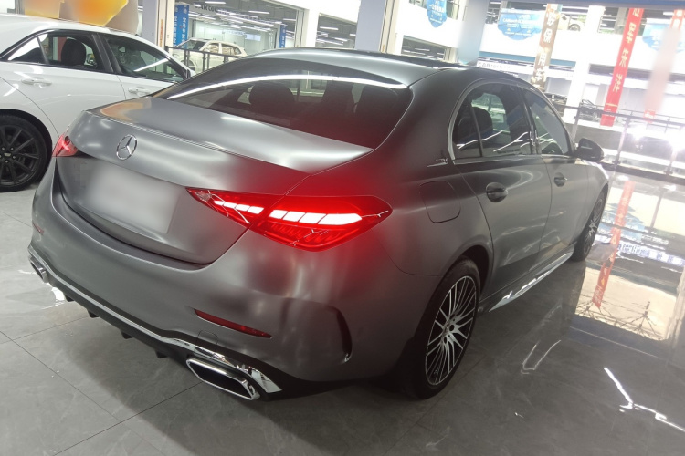 奔驰C级 2023款 改款二 C 260 L 运动版车身外观7