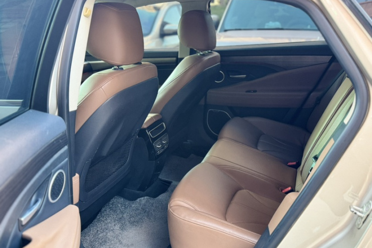 吉利汽车 博瑞 2017款 2.4L 尊雅型中控内饰7007