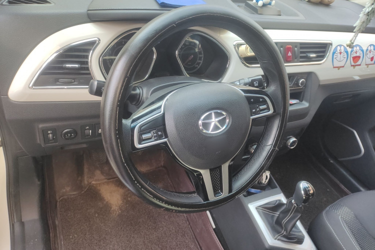 江汽集团 瑞风S2 2015款 1.5L 手动豪华型中控内饰13