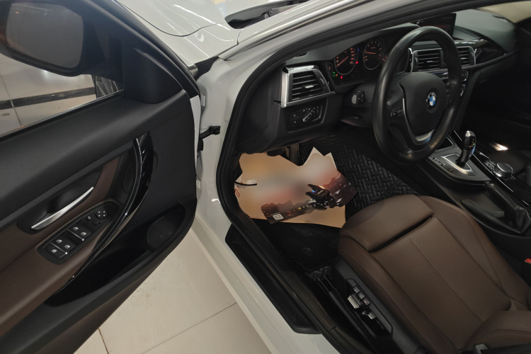 宝马3系 2019款 320Li 时尚型中控内饰7003