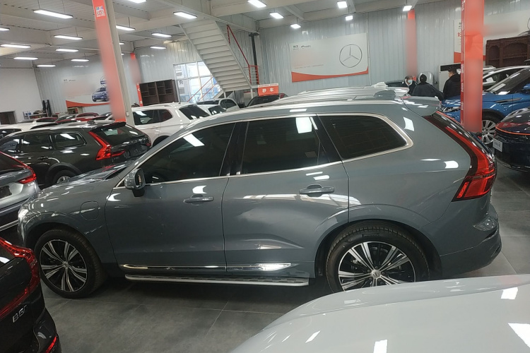 沃尔沃XC60新能源 2022款 T8 插电混动 四驱智远豪华版车身外观4