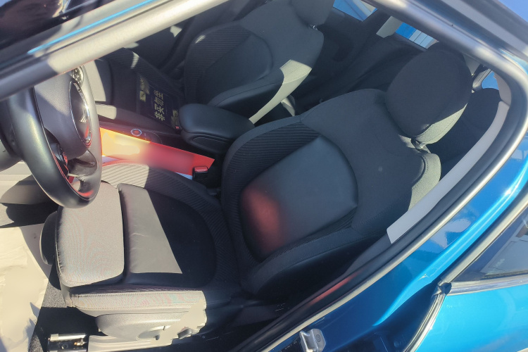 MINI Countryman 2017款 1.5T COOPER ALL4中控内饰19