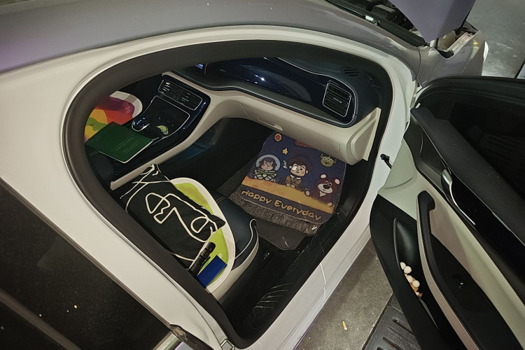 比亚迪 秦PLUS 2021款 DM-i 55KM 旗舰型局部细节9005