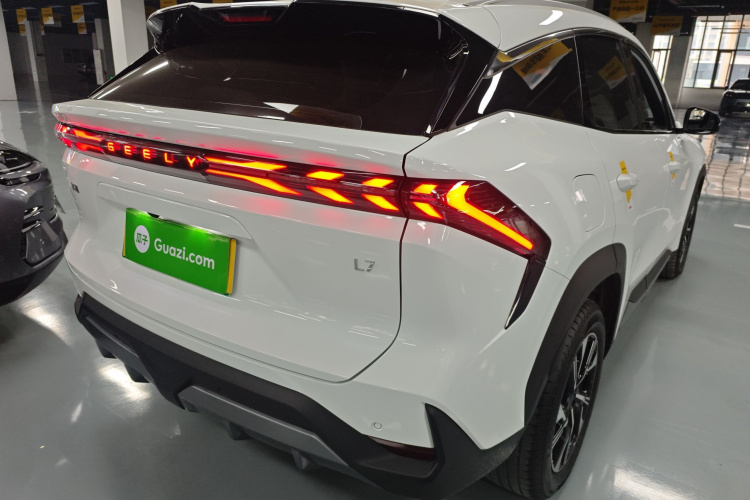 吉利银河 银河L7 2023款 1.5T 55km PRO车身外观7