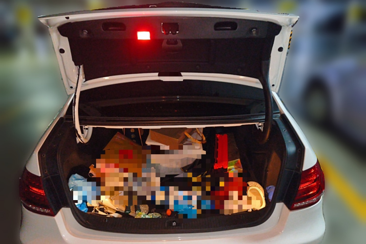 奔驰E级 2015款 E 260 L 运动豪华型中控内饰23