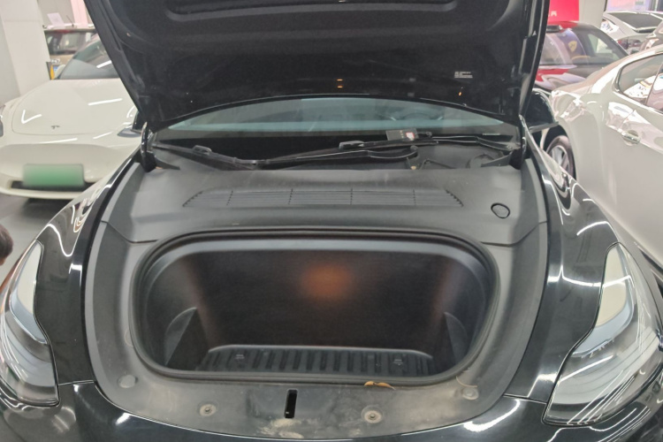 特斯拉 Model Y 2022款 长续航全轮驱动版机舱底盘24