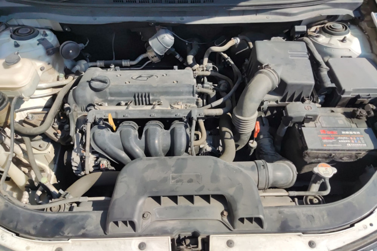 现代 悦动 2011款 1.6L 自动豪华型局部细节24