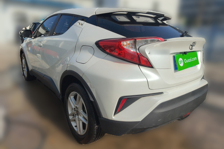 丰田C-HR 2023款 2.0L 领先版车身外观5