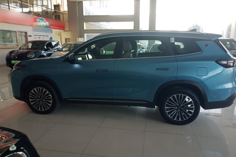 奇瑞 瑞虎8 PLUS C-DM 2025款 1.5T 116km 尊贵型 5座车身外观4