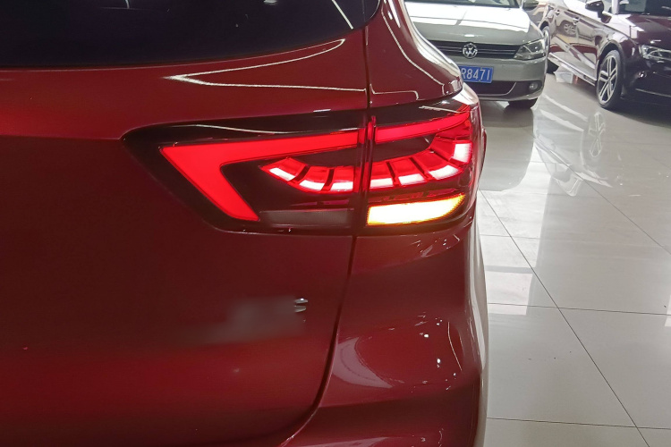 名爵ZS 2020款 180DVVT 自动Lite车身外观9