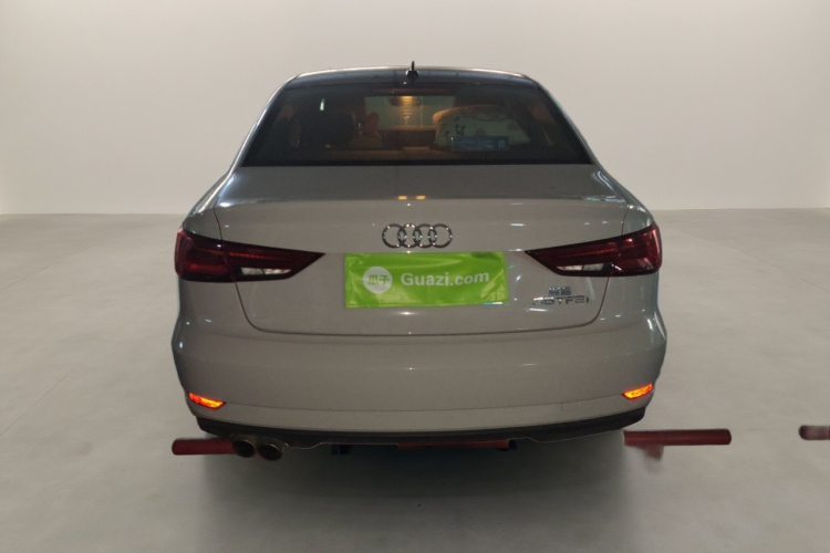 奥迪A3 2018款 30周年年型 Limousine 35 TFSI 进取型车身外观6