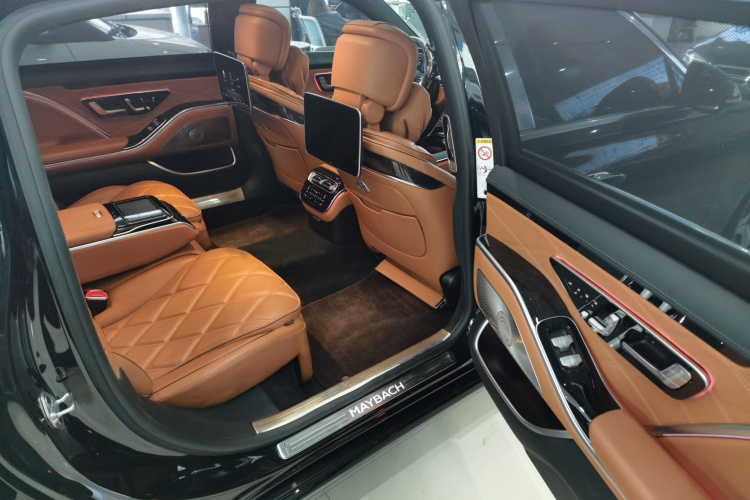 奔驰 迈巴赫S级 2022款 S 480 4MATIC 智臻特别版中控内饰7010