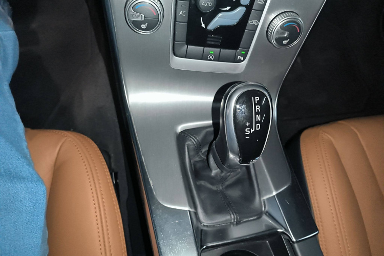 沃尔沃S60 2014款 S60L 2.0T 智远版局部细节18