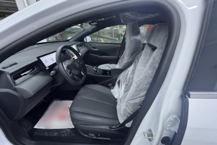 比亚迪 秦PLUS 2025款 EV 智驾版 510KM领先型中控内饰7004