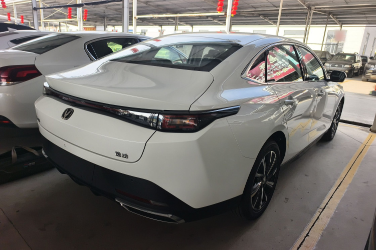 长安 逸动 2025款 蓝鲸 1.5T 500Bar尊贵型车身外观7
