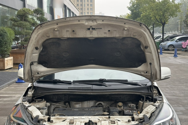 长城M4 2014款 1.5L 手动豪华型车身外观6007