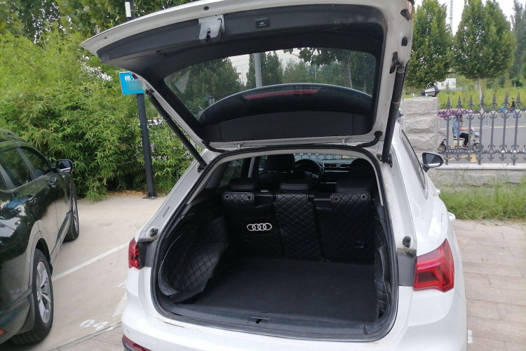 奥迪Q3 2019款 35 TFSI 进取动感型局部细节23