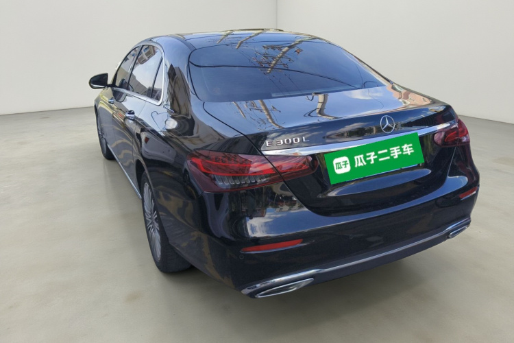 奔驰E级 2020款 E 300 L 时尚型车身外观5