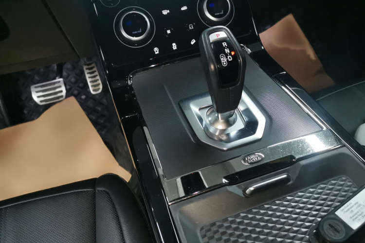 路虎 揽胜极光 2020款 249PS R-DYNAMIC S 运动版局部细节18