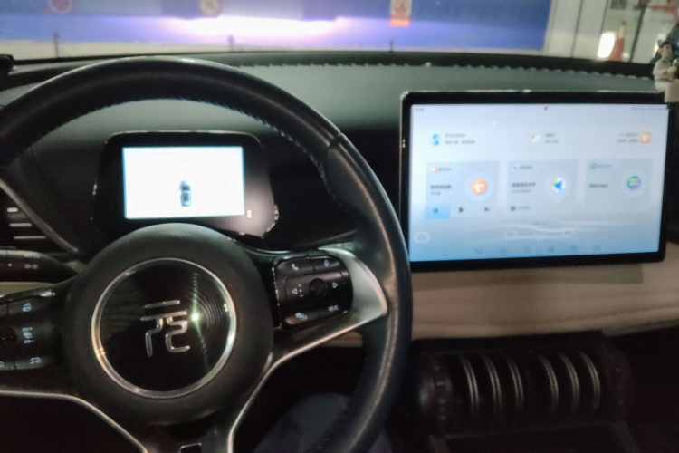 比亚迪 元PLUS 2022款 430KM 尊贵型局部细节13