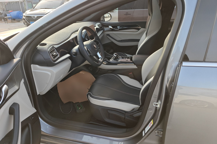 比亚迪 秦PLUS 2021款 DM-i 120KM 尊贵型局部细节19