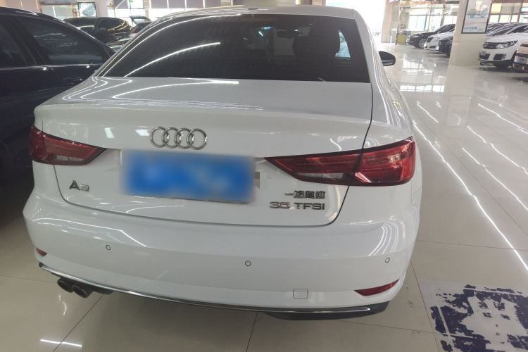 奥迪A3 2018款 30周年年型 Limousine 35 TFSI 风尚型车身外观6