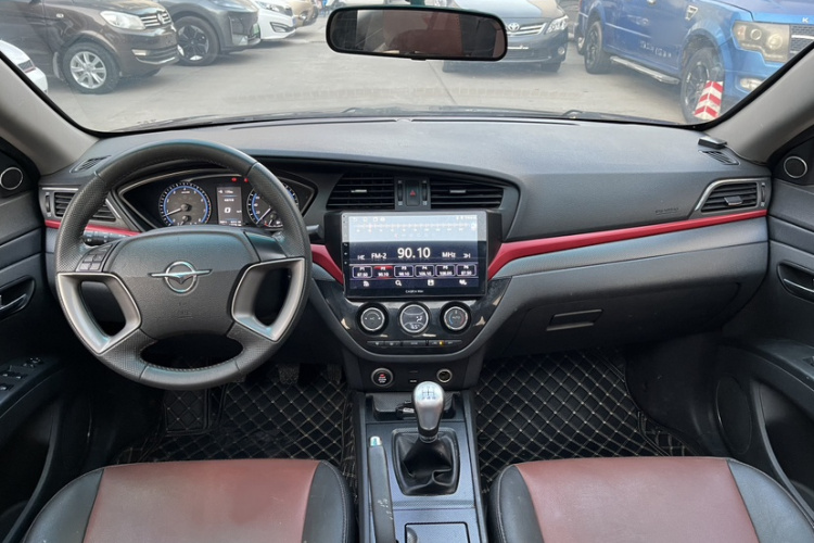 海马M6 2017款 1.6L 手动运动智能型中控内饰7006