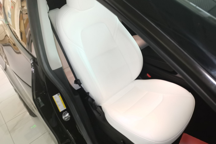 特斯拉 Model Y 2022款 Performance高性能全轮驱动版局部细节41