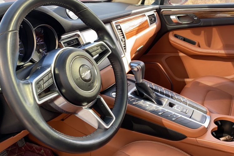 众泰SR9 2017款 2.0T 自动极致之梦版中控内饰7003