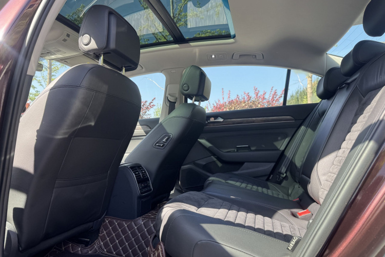 奔驰GLS 2018款 改款 GLS 320 4MATIC中控内饰7002