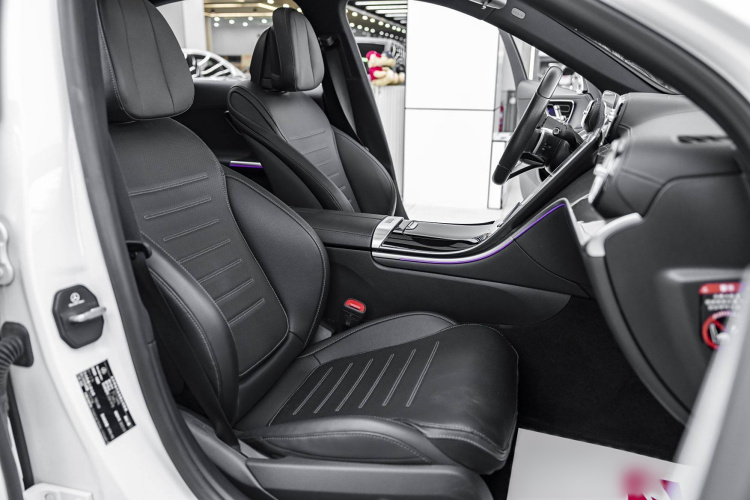 奔驰C级 2022款 改款 C 260 L 运动版中控内饰7003