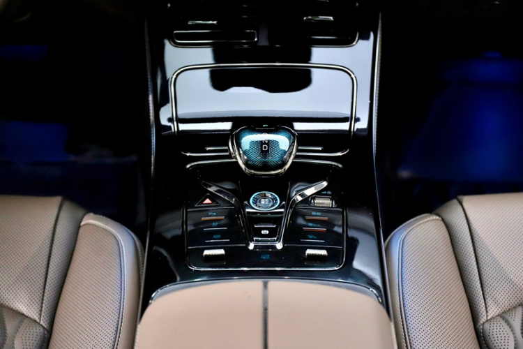 比亚迪 汉 2023款 EV 冠军版 506KM前驱尊贵型中控内饰7003