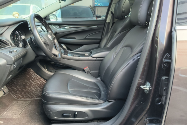 别克 君越 2016款 改款 28T 精英型中控内饰19