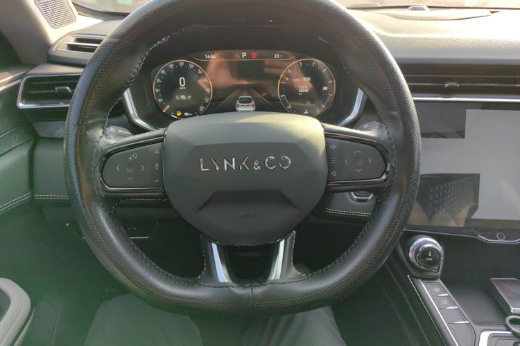 领克05 2020款 2.0TD 两驱耀Halo中控内饰13