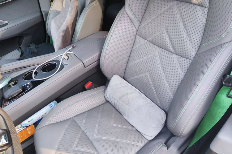 极氪001 2023款 WE版 100kWh中控内饰19