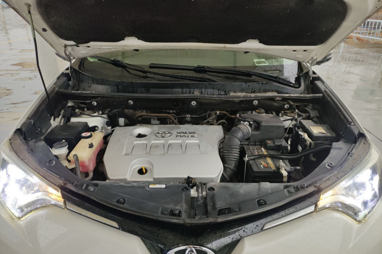 丰田 RAV4荣放 2016款 2.0L CVT两驱风尚版 国V机舱底盘24