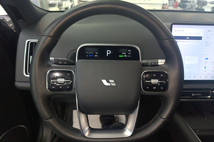 理想汽车 理想L9 2022款 Max中控内饰13